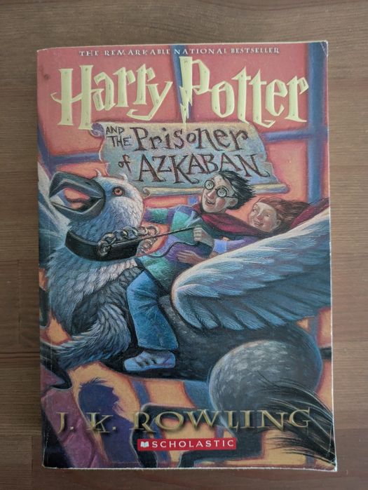 L "Harry Potter and the Prisoner of Azkaban" J.K. Rowling (USA)