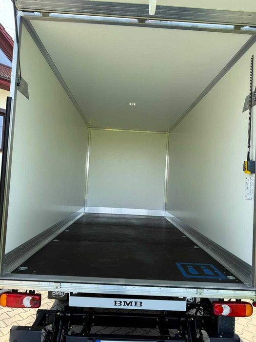 Renault Master Kontener z windą - wynajem długoterminowy
