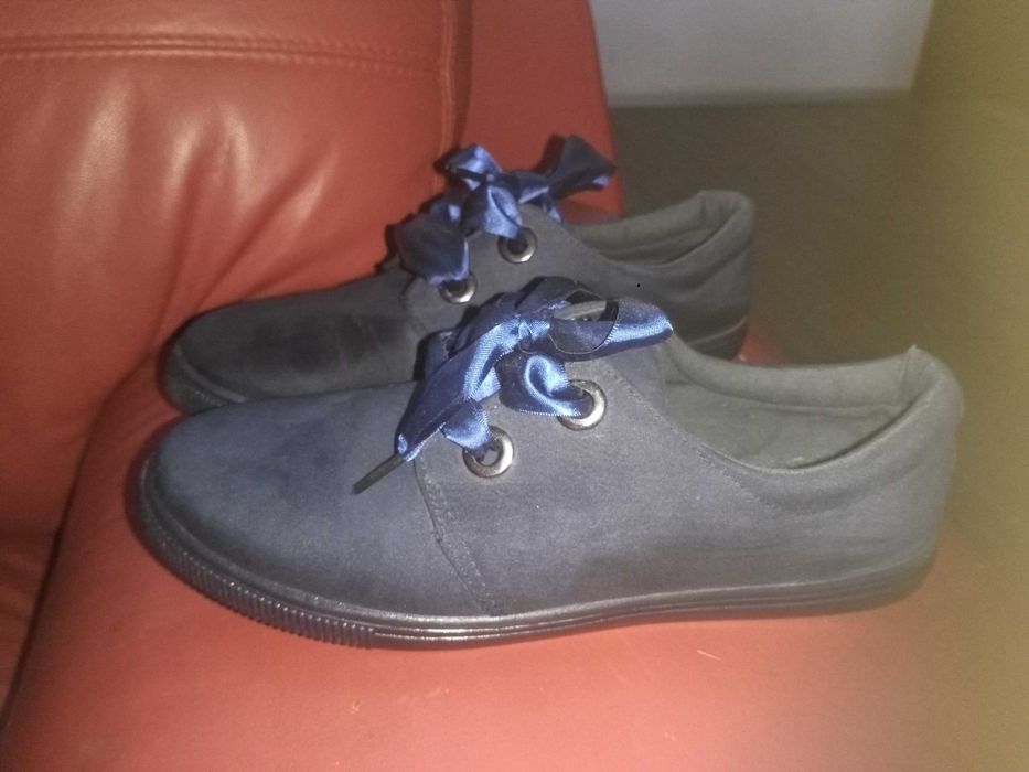 Sapatos de senhora novos