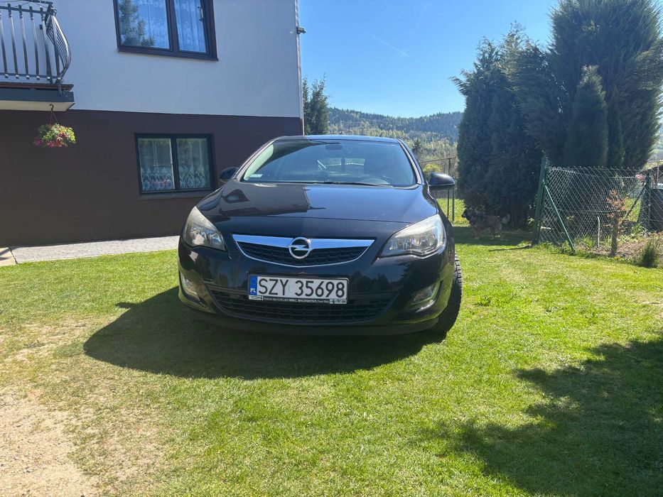 Opel Astra j 1.4 Turbo z 2010 roku