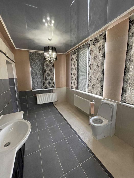 Аренда  3 - этажного дома с ремонтом ,в мрн .Артема ( пос.Мирный)