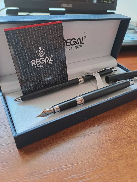 Ручки подарочные "Regal Since 1979" в футляре (НОВОЕ)