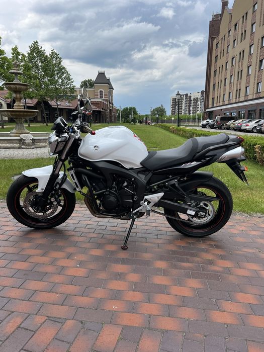Продам мотоцикл в гарному стані Yamaha fz6 Fazer  повністю все обслужине