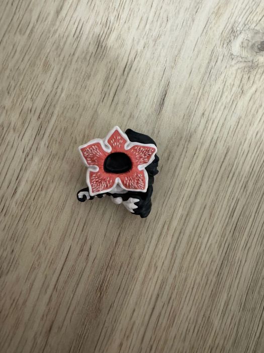 Фігурки Stranger things kinder по 40 грн