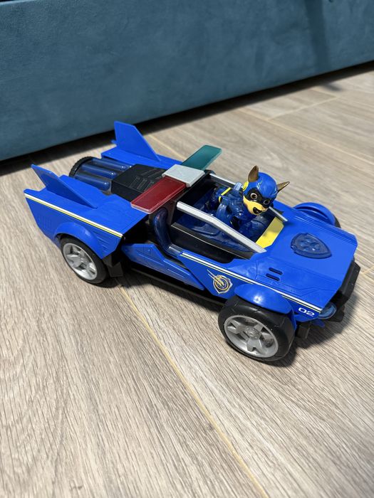 Поліцейський автомобіль гонщика щенячий патруль