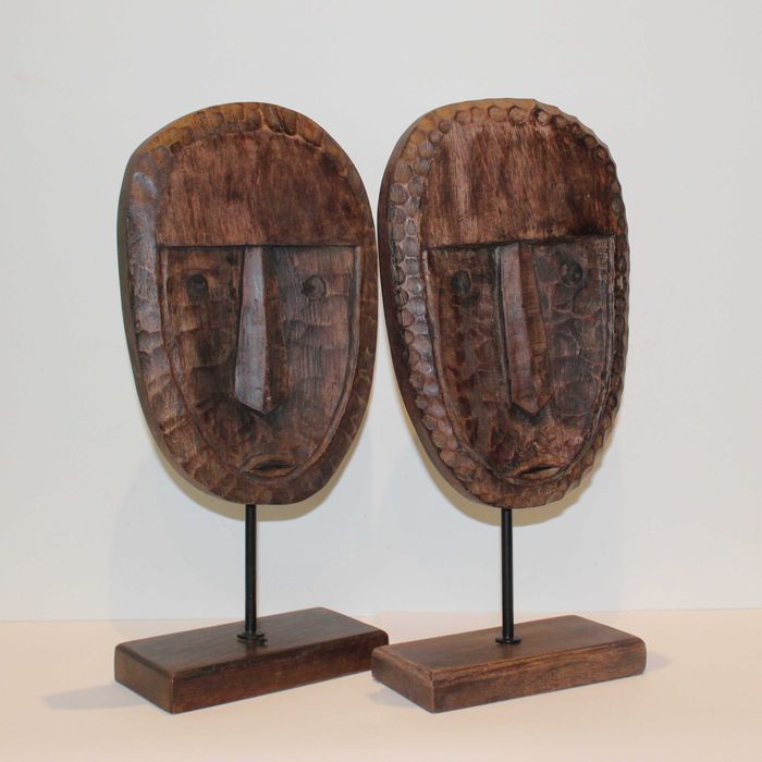 Escultura Nogueira Maciça - Bustos tribais