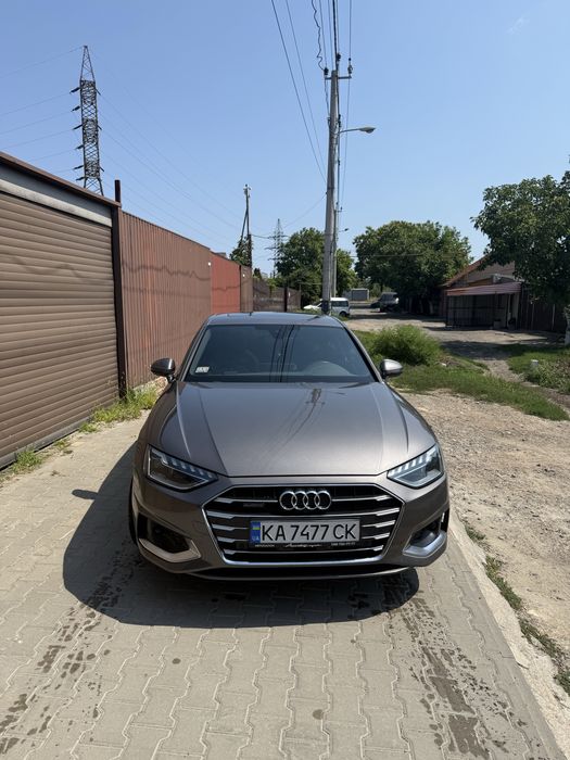 AUDI A4 2020года