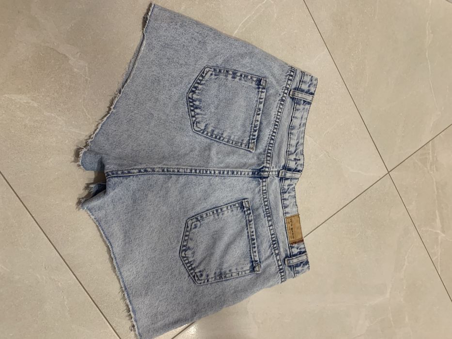Продам джинсові шорти