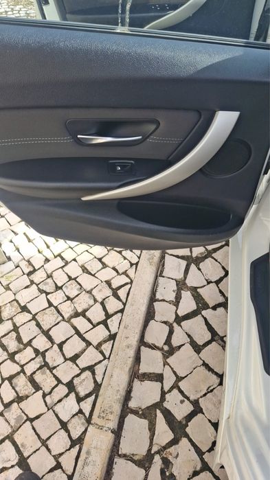 Vende se bmw 320d