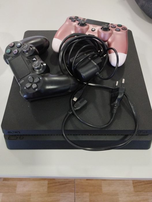 Vendo PS4 como nova de  1 TB