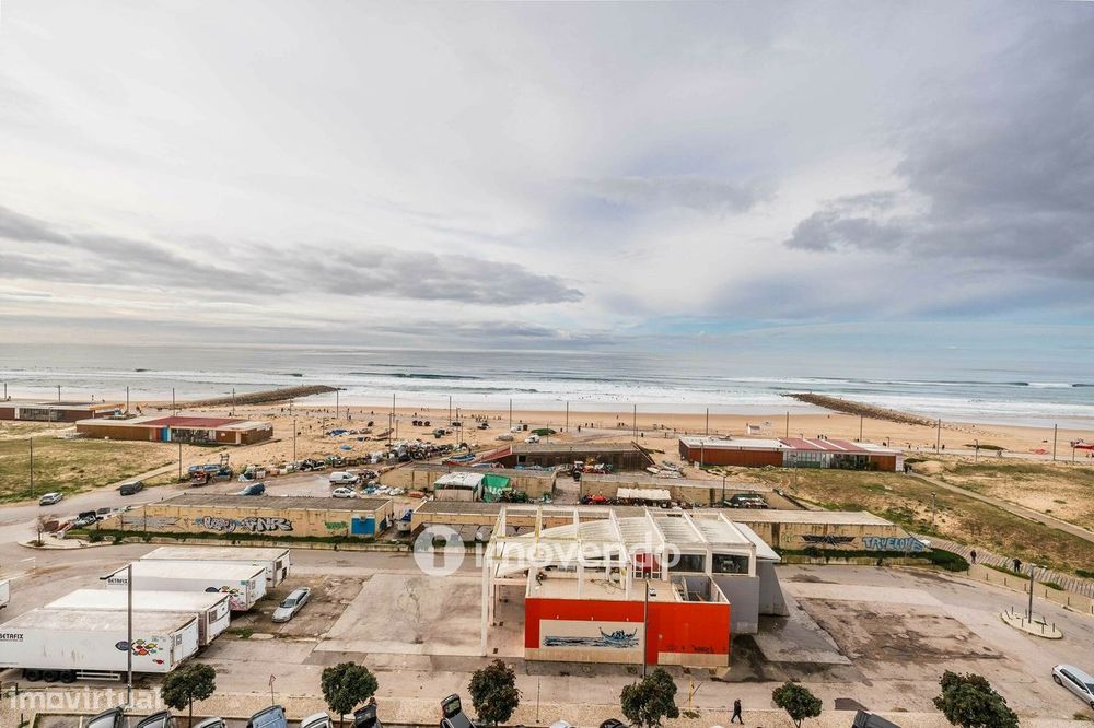 Apartamento T1 junto à praia, com estacionamento, Costa da Caparica