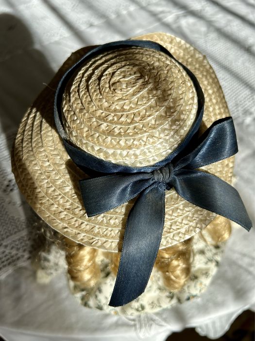 Boneca de Porcela em perfeitas condições