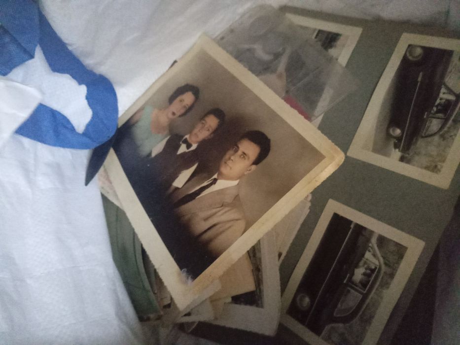 Oote de fotos antigos e tem postais só isto