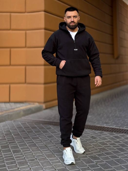 Чоловічий теплий костюм.