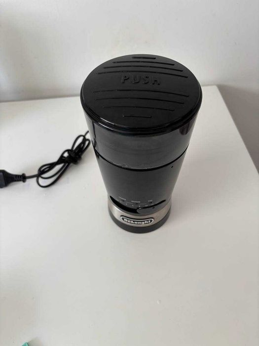 Młynek do kawy De’Longhi KG210 czarny 170 W