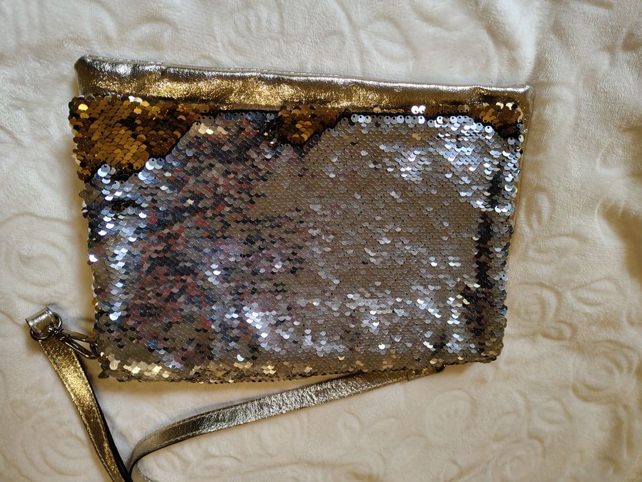 Cekinowa torebka złoto/srebrna da długim pasku