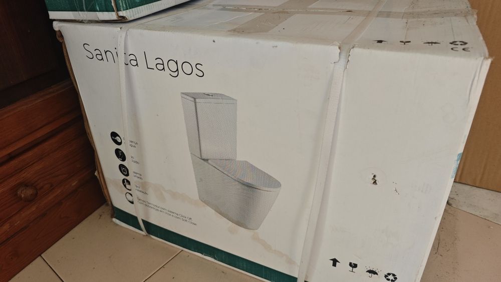 Sanita e tanque Lagos ainda na caixa