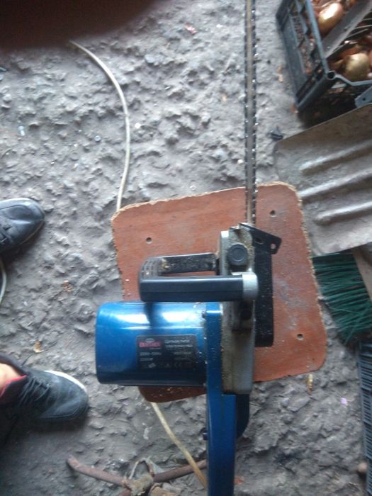 Продам електропилу партнер