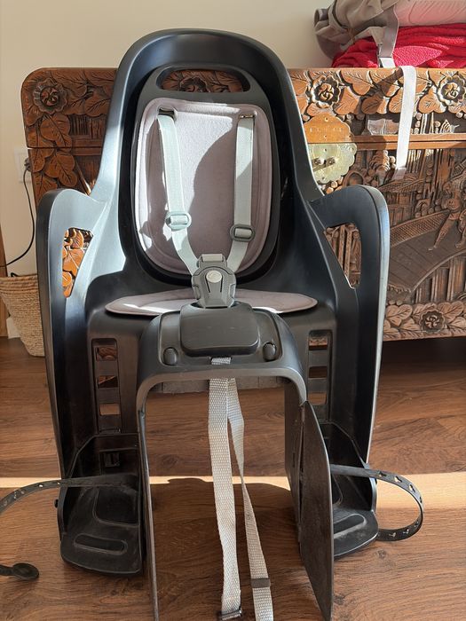 Vendo cadeira de crianca para bicicleta