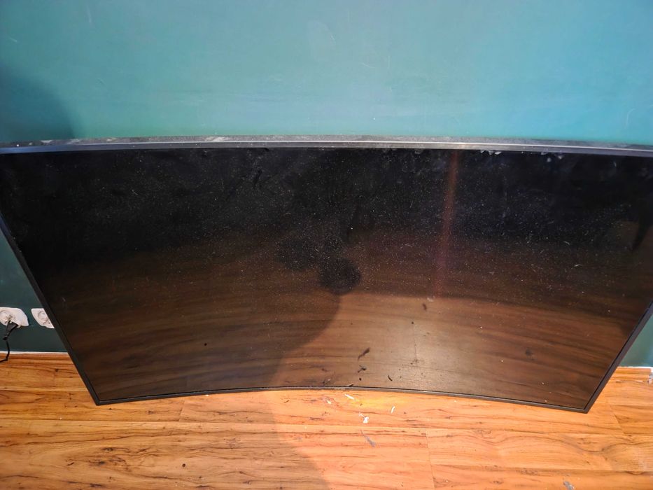 Telewizor 65cali zakrzywiany-uszkodzony