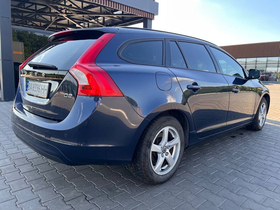 Продам власний Volvo V60 1.6 disel. Надійний французький двигун. Машина в гарному стані.
