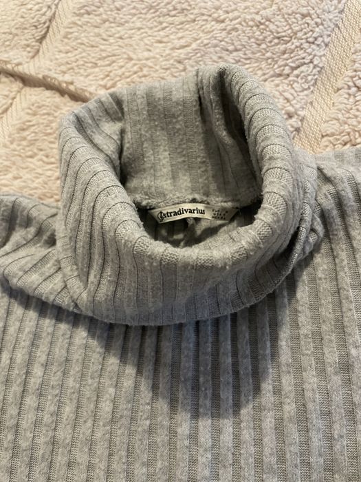 Sukienka z golfem Stradivarius S