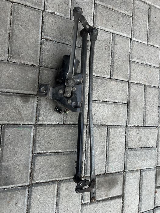 Трапеція двірників бмв е30