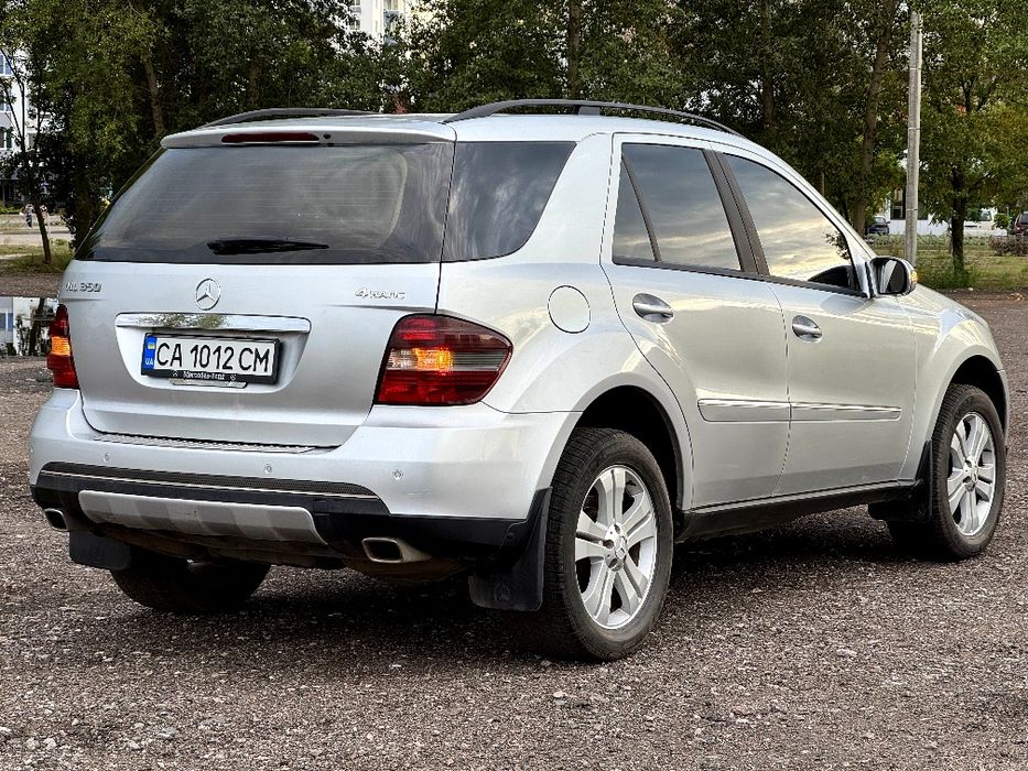 автомобіль мерседес МL 350