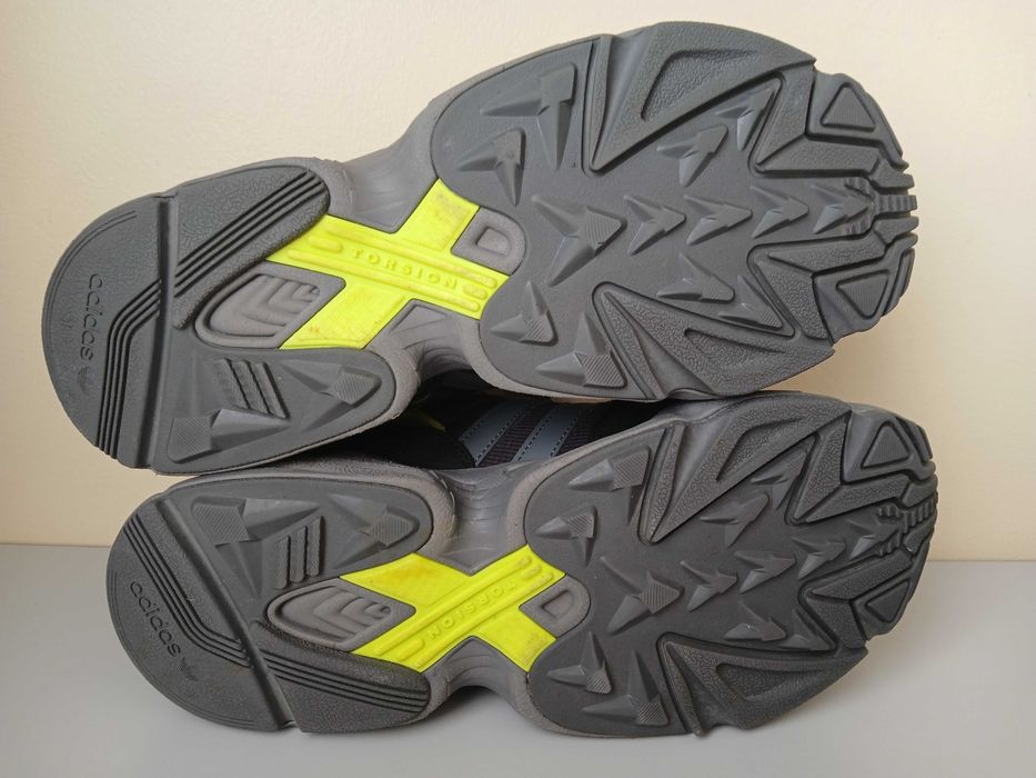Ténis / Sapatilhas Adidas Torsion