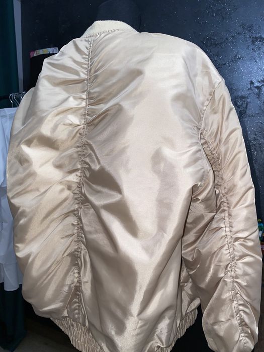 Damska ocieplana kurtka typu bomber CROPP