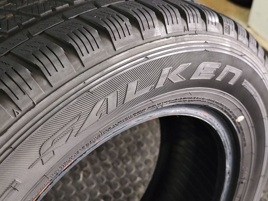 Резина, шины R-16C 215/65 109/107R "Falken"