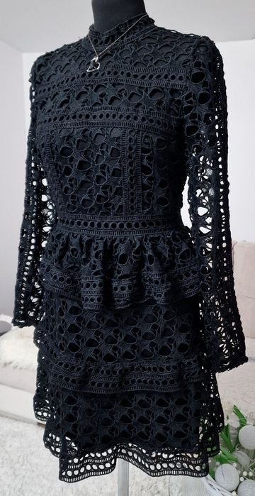 Czarna sukienka"Caris Closet".