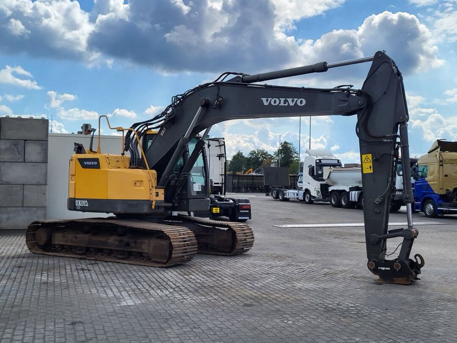 Koparka Volvo ECR 235