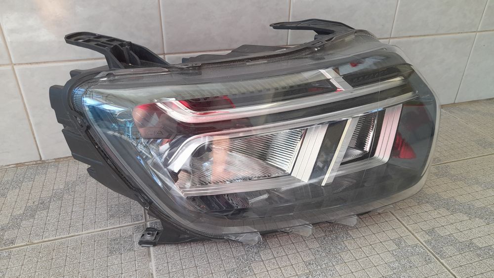 Otica lado direito  Dancia Duster