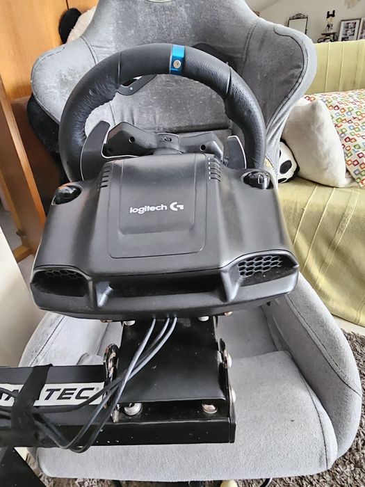 Cockpit SimRacing iSeat + Volante Logitech G 29