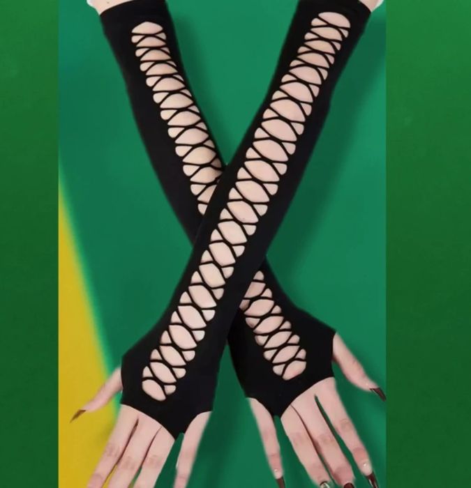 Długie czarne rękawiczki