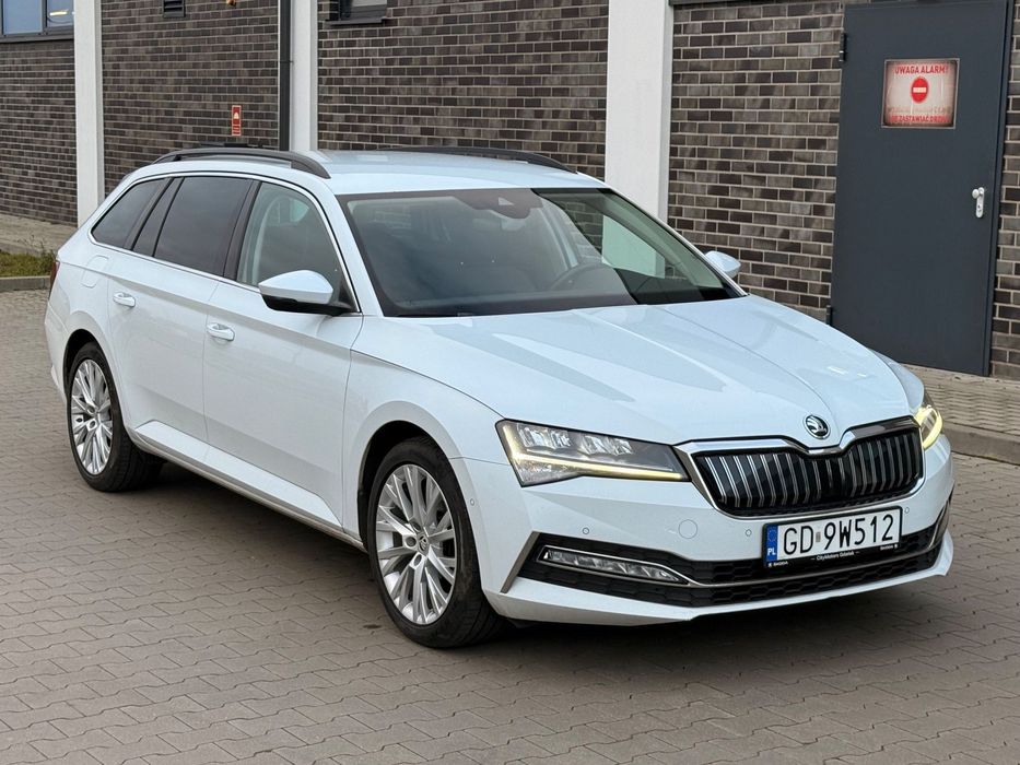 Skoda Superb 1.4 TSI HYBRYDA 218 KM Plug-in, WEBASTO, Skóra, HAK, ACC