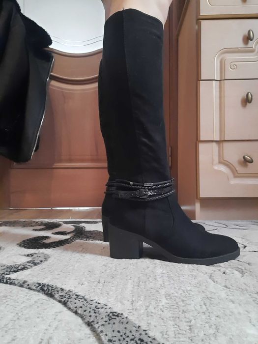 Демісезонні чобітки замшеві