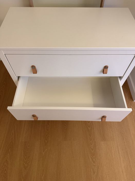 Cómoda branca IKEA