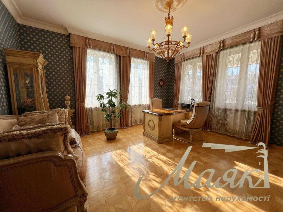 Оренда 4-х поверхового будинку 800м2, Іванковичі.