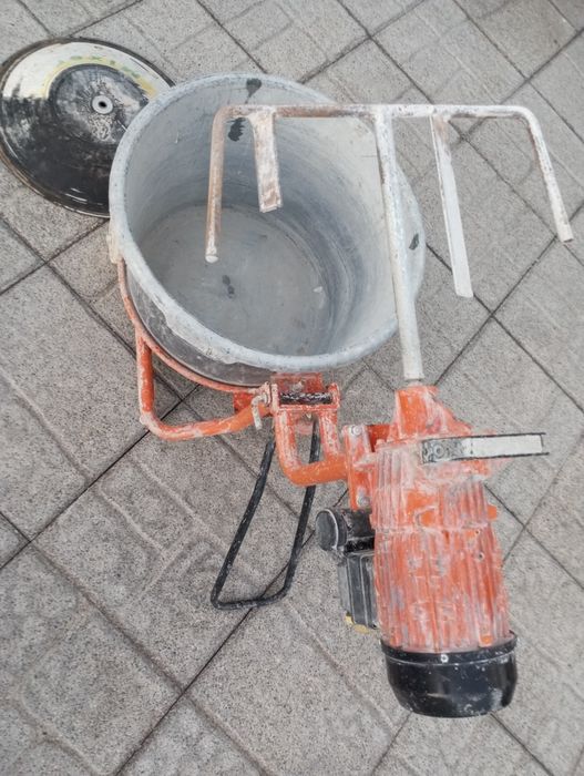 Vendo misturador de argamassa e cola
