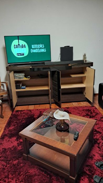 Aparador e Mesa de Sala
