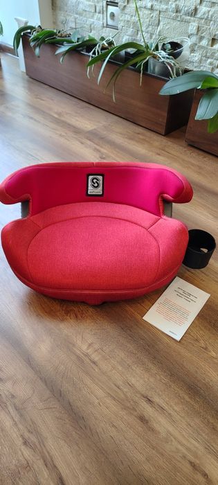 Бустер, дитяче авто-крісло