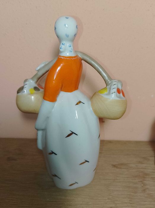 Фарфор статуэтка