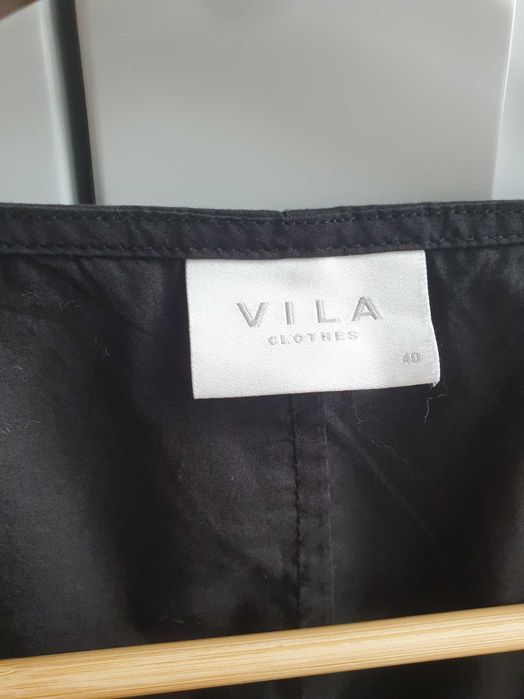 Czarna sukienka z bufiastym rękawem Vila 38 40