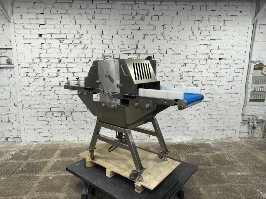 Машина для делікатної нарізки риби та м'яса шматочками, смужками