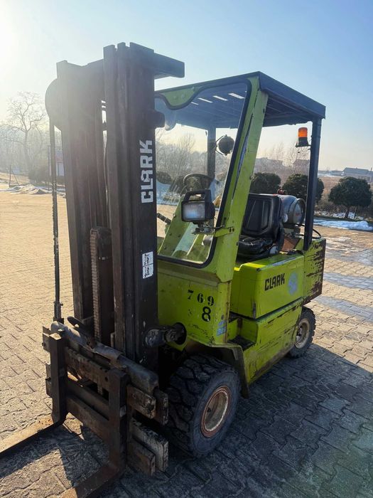 wózek widłowy CLARK GPM20 LPG Triplex 4.30m przesuw 2000kg 9150mtg