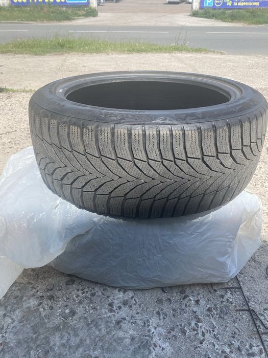 Зимова гума Nexen 235*45