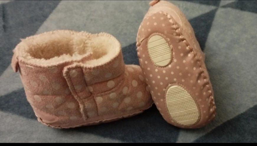 Buciki niechodki dla dziewczynki