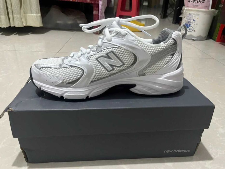 New Balance NB MR530 AD Srebrny r.40